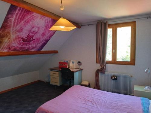 Fruges House | Cozy Room in BB for 2 with Large Desk Space