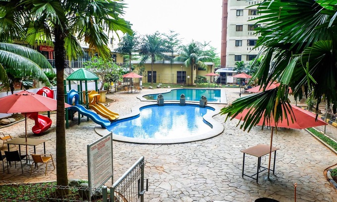 Kebagusan House | Inviting 2BR at Kebagusan City Apartment with Pool & Breakfast