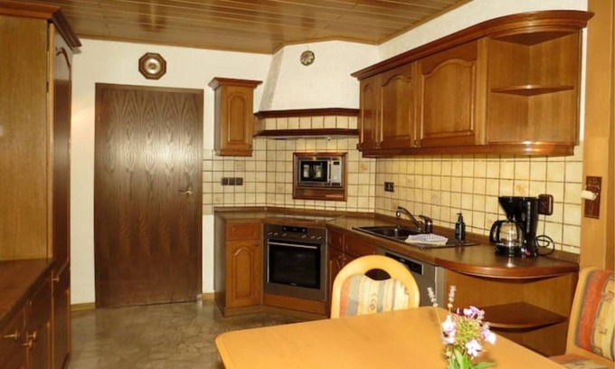 Weiden in der Oberpfalz Apartment | Delightful Apartment with Terrace Near Weiden