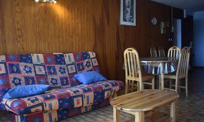 Font-Romeu-Odeillo-Via Apartment | Cozy 1-Bedroom Apartment in Font-Romeu for 6 Guests