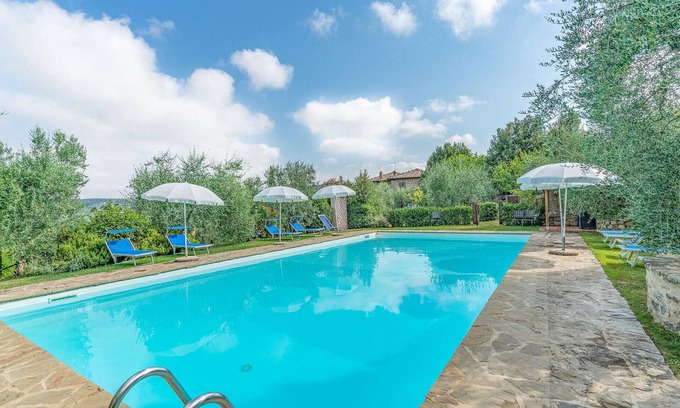 Castellina in Chianti Apartment | Exquisite Vacation Apartment with Pool in Chianti Area