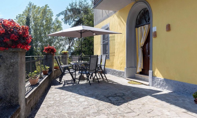 Castelvecchio Pascoli Apartment | Bright and Welcoming Vacation Apartment with Sun Terrace