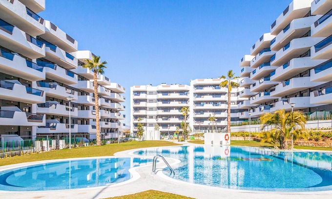 Els Arenals del Sol Apartment | Elegant Apartment with Pool & Jacuzzi in Costa Blanca
