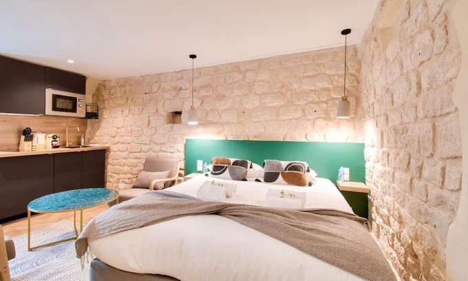 Clignancourt Apartment | Enchanting Studio in the Heart of Montmartre - Rated 9.3