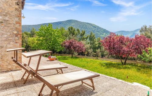 Campello sul Clitunno Apartment | Cozy Apartment in Loc, Fontanelle with Free Wifi & Pets Welcome