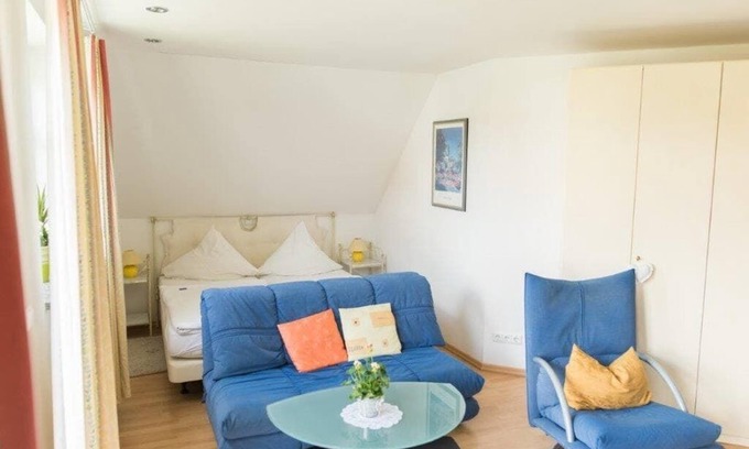 Neualbenreuth Apartment | Welcoming Apartment with Kitchen and Family-Friendly Amenities