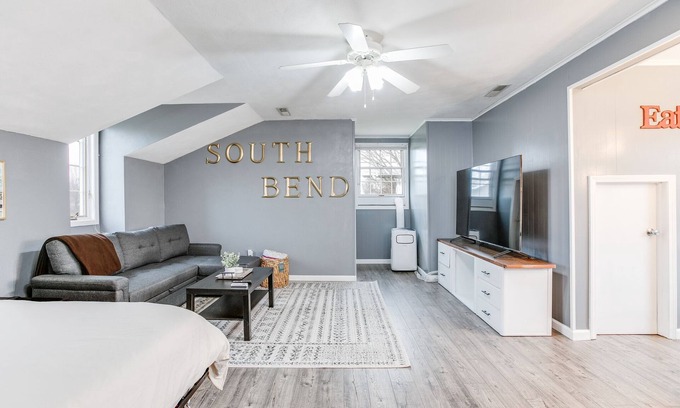 Granger Apartment | Comfortable Apartment Near ND with Hot Tub & Lake View