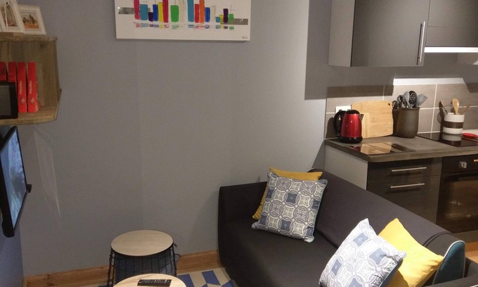 Eaux-Bonnes Apartment | Cozy Apartment with Kitchen and Spa Amenities Await You