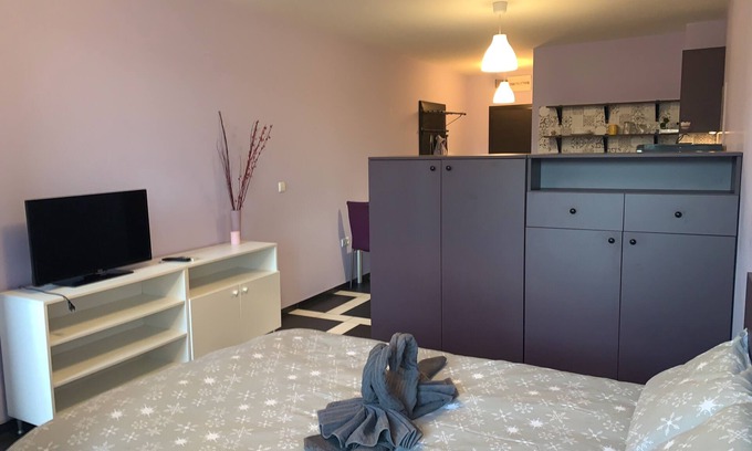 Studentski Grad Apartment | Cozy Lakeview Apartment Just 20 Min from Sofia Centre