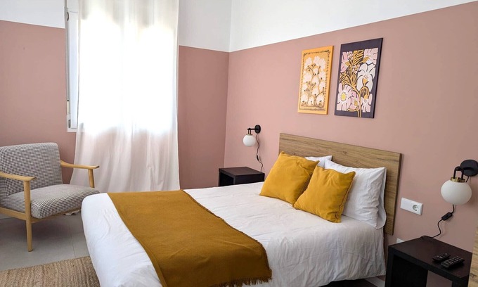 El Cabanyal Apartment | Charming Apartment Just 5 Minutes from the Beach
