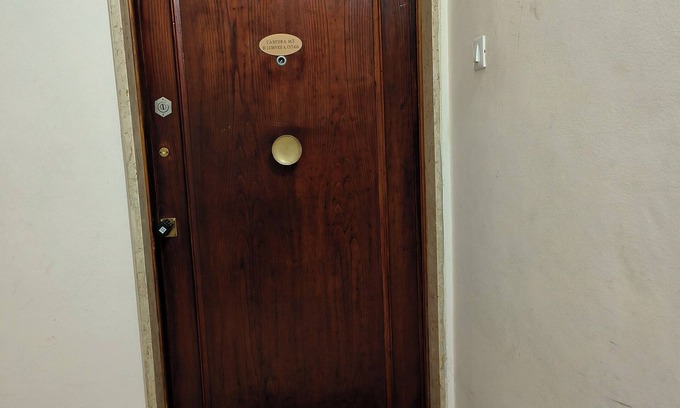 Borgo-Sanzio Apartment | Cozy Apartment above Giuffrida Metro Stop with CIR 19087015C238810