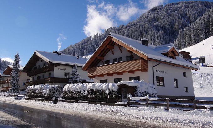 Lanersbach Apartment | Charming Apartment for 2-4 with Breakfast & Family Amenities