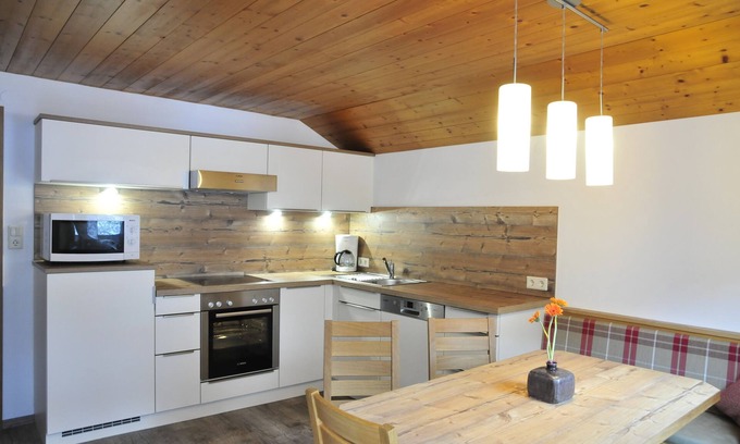 Lanersbach Apartment | Inviting Apartment for 4-5 with Breakfast & Family Amenities