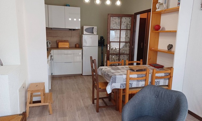 Albiez-le-Vieux Apartment | Cozy Apartment Albiez-Montrond: Perfect for Families & Pets