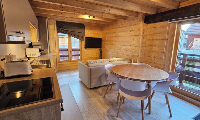 Bons-en-Chablais Apartment | Comfortable Apartment with Balcony by Train Station