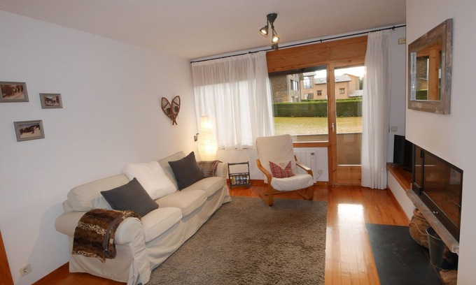 Alp Apartment | Inviting Apartment in Alp with Garden, Near Ski Slopes
