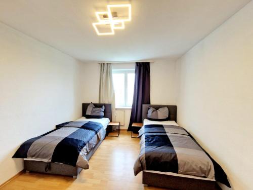 Auerbach Apartment | Scenic Auerbach Apartment with Balcony and Mountain Views