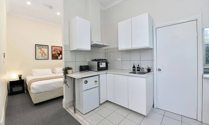 Brunswick Apartment | Charming Brunswick Apartment Near Trams and Ocean Views!