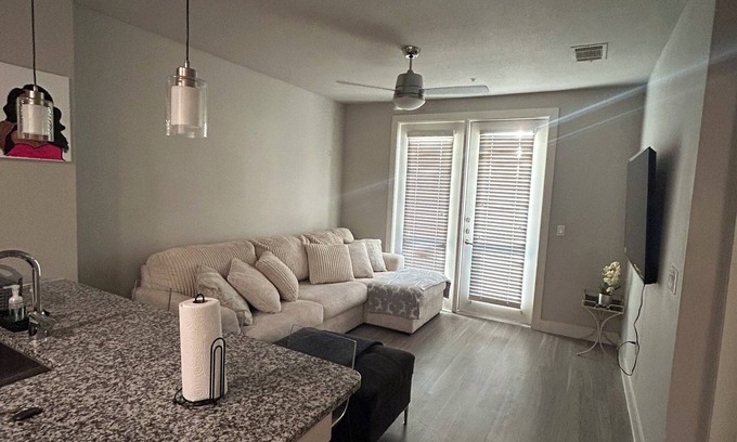 Richardson Apartment | Cozy Apartment in Central-Dallas with Gym & Pool