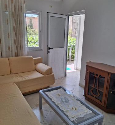 Delvine Apartment | Family-Friendly Apartment in Delvinë for Your Getaway