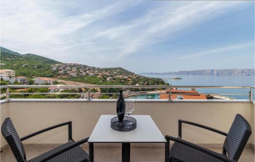Klenovica Apartment | Charming Klenovica Apartment with Wifi and Child-Friendly Amenities