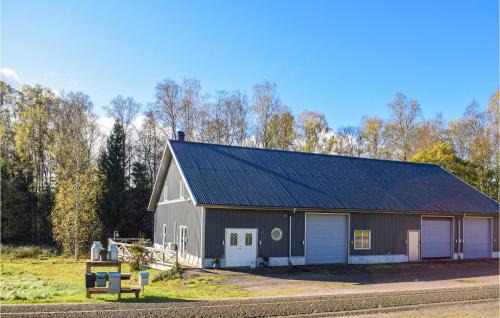 Langaryd Apartment | Inviting Apartment in Lngaryd with Hot Tub & Wifi