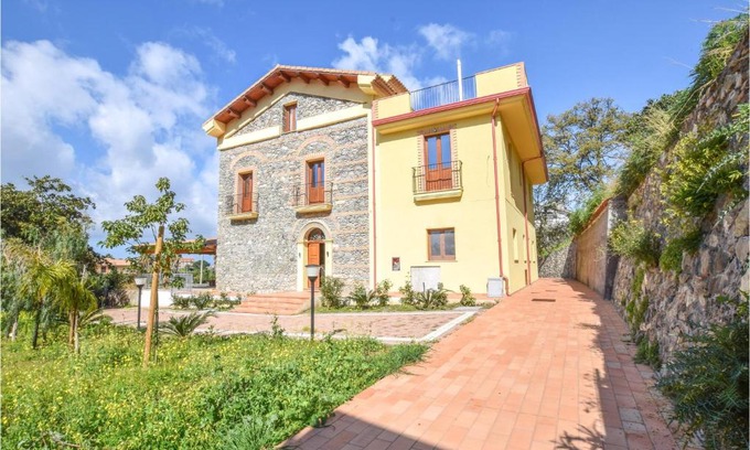 Longobardi Apartment | Inviting Longobardi Marina Apartment with Kitchen & Family Amenities