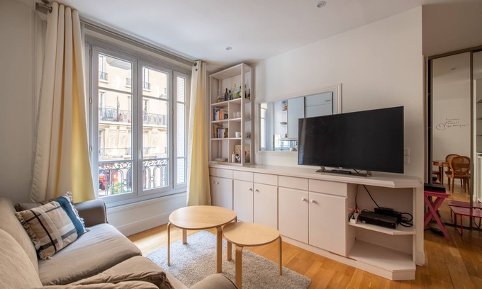 12th Arrondissement Apartment | Inviting Apartment in Nation-Picpus with Family-Friendly Perks