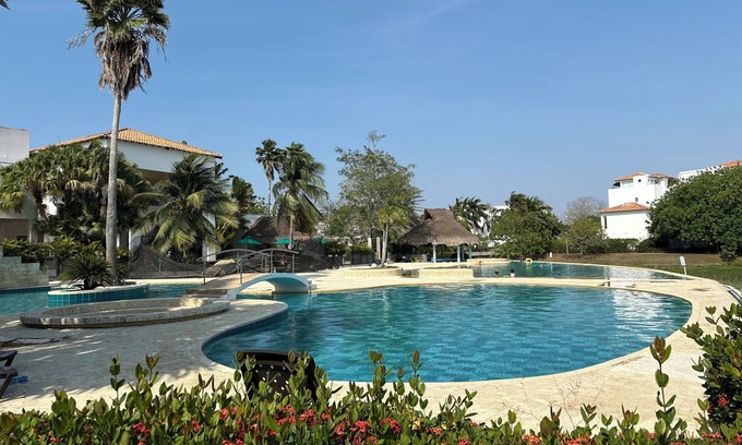 Zona Norte Apartment | Cozy apartment in pleasant Cartagena with fitness room, WiFi