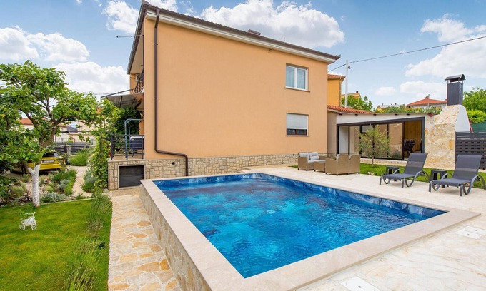 Sarsoni Apartment | Unforgettable Holiday Apartment with Private Pool & Ocean Views