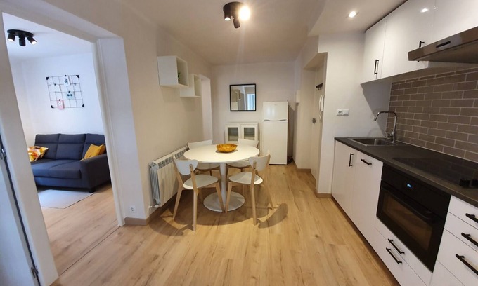 Abena Condo | Pet-Friendly Apartment in the Heart of Sabiñanigo