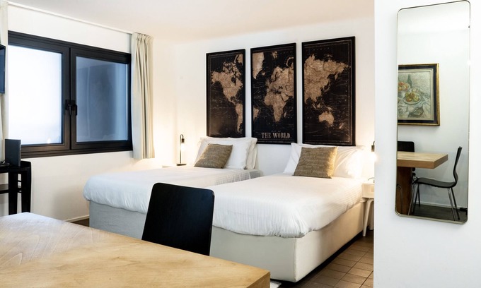 Tricolore Apartment | Inviting Apartment in Central Milan with Spa & Kitchen