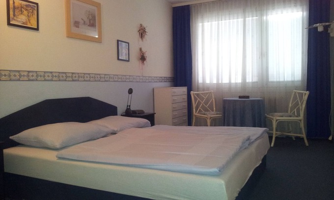 Mariahilf Apartment | Charming City Apartment with Pool and Breakfast Included