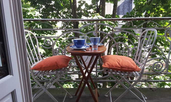 Cœur de Ville Apartment | Charming Apartment with Pool in Vibrant Vichy