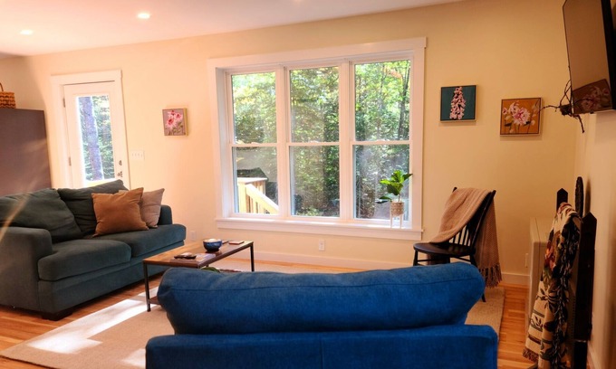 Shawmut Apartment | Serene Apartment in the Woods with Spa and Hot Tub