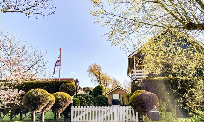 Zoutelande Apartment | Inviting Apartment in Zoutelande with Kitchen & Family Amenities