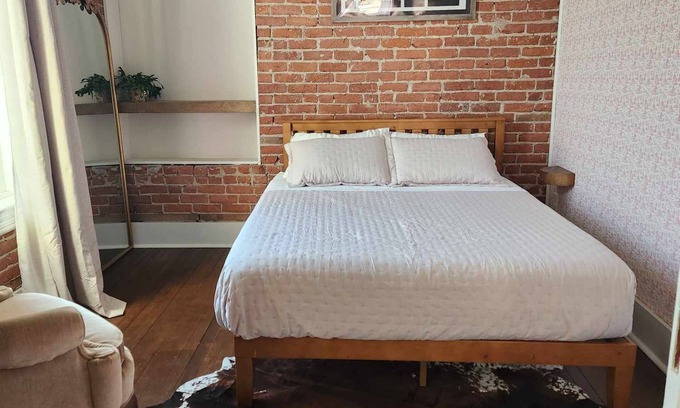 Galesville Apartment | Inviting Apartment in Historic Downtown Galesville