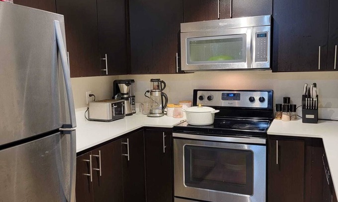 Issaquah Highlands Apartment | Comfortable Apartment Steps from Marketplace & Bus Station