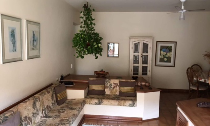 Jardim Vitoria Apartment | Inviting Apartment Steps from the Beach with Ocean View