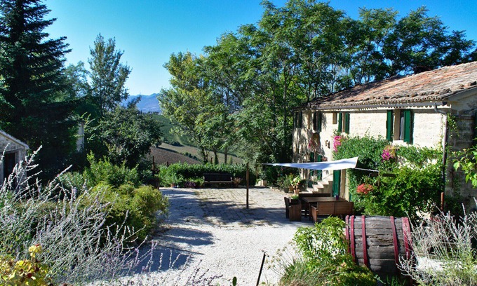 Cupramontana Cottage | Charming Apartment with Pool in the Scenic Italian Countryside