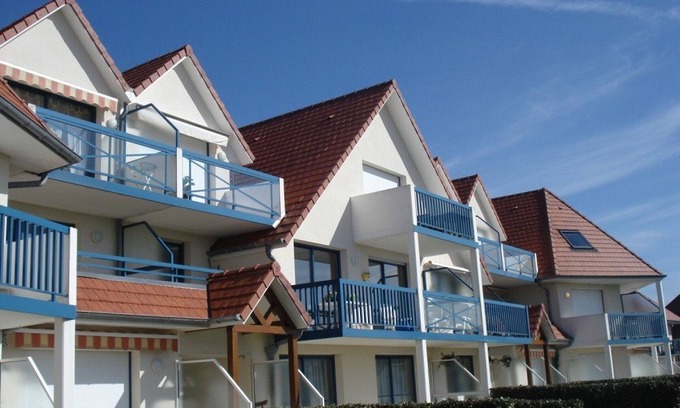 Merlimont-Plage Apartment | Cozy Apartment Merlimont: Perfect for Families & Pets