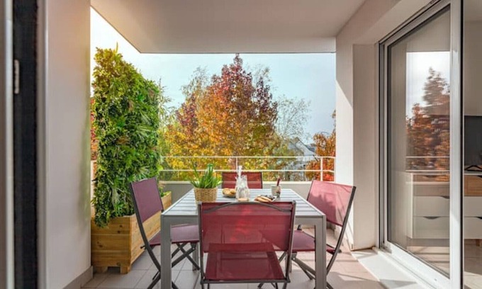 Lorient Apartment | Inviting Apartment with Balcony and Convenient Parking