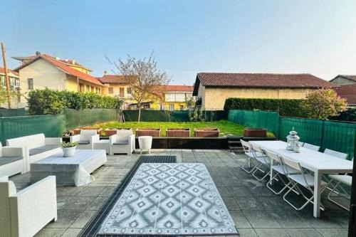 Piossasco Apartment | Welcoming Apartment with Mountain View & Pet-Friendly Perks