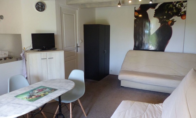 Domsure Apartment | Inviting Apartment with Terrace & Family-Friendly Amenities