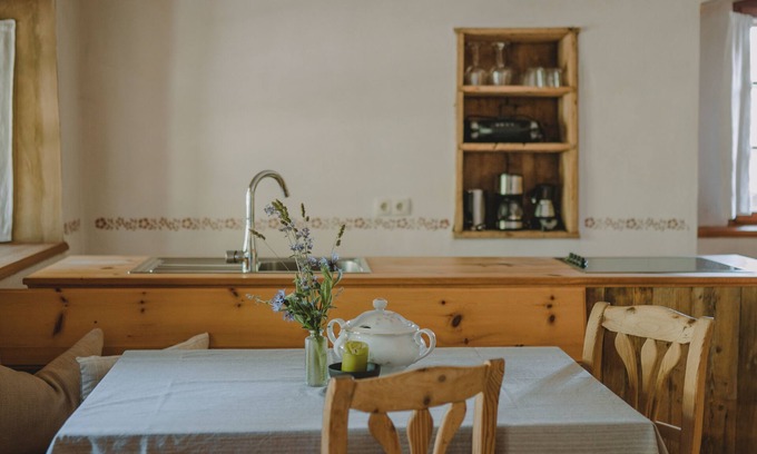 Tesimo Apartment | Inviting Apartments at the Renovated Ansitz Hof Neuhaus