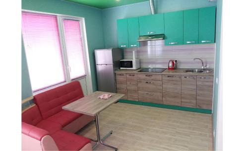 Darnyckyj Apartment | Inviting Apartments Steps from Metro Poznyaki - Rated 9.4/10