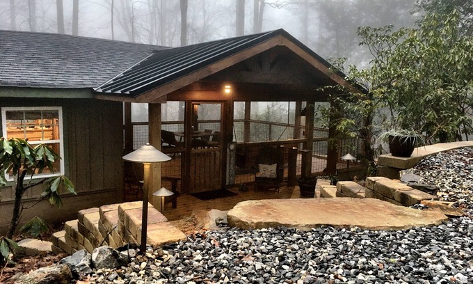 Suches Cabin | Inviting Appalachian Trail Cabin Near Woody Gap & Blood Mountain