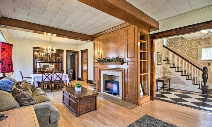 Appleton House | Inviting Appleton Retreat with Screened-In Porch & Pet Friendly
