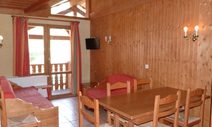 Lanslevillard Apartment | Family-Friendly Apartment in Lanslevillard with Kitchen