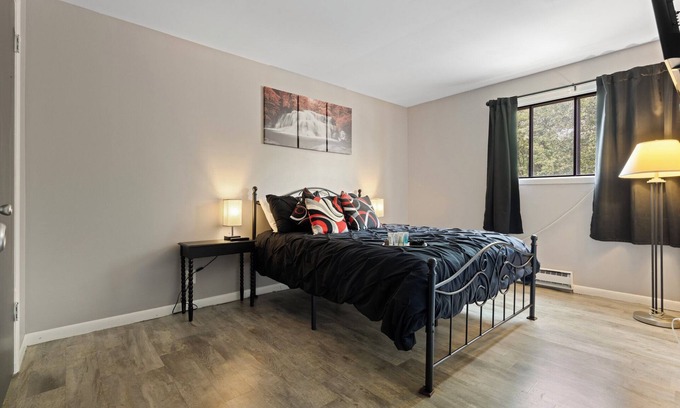 Aurora Apartment | Inviting Aurora Apartment: Sleeps 8, Pet Friendly & More